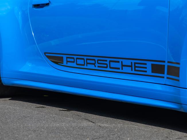 PORSCHE 911 Photo 31