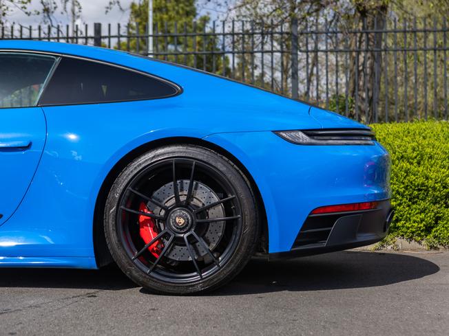 PORSCHE 911 Photo 32