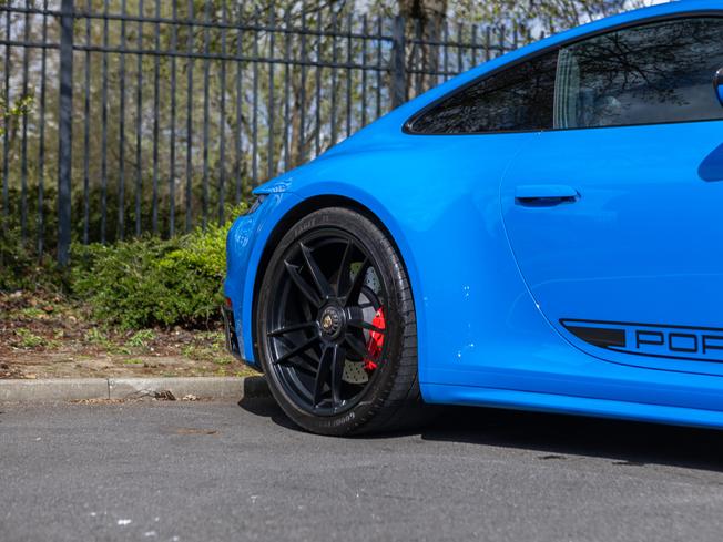 PORSCHE 911 Photo 33