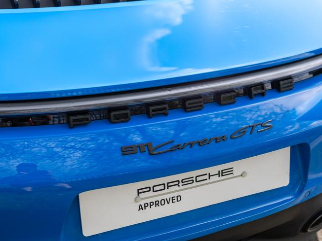 PORSCHE 911 Photo 39