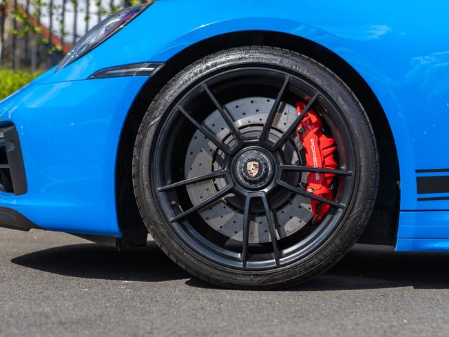 PORSCHE 911 Photo 4