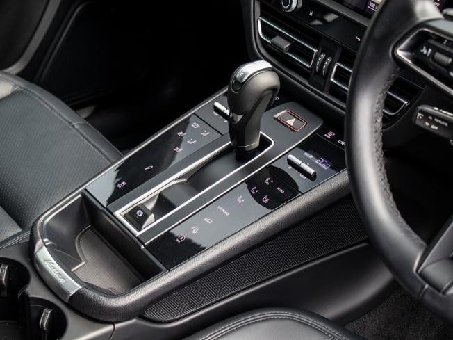 PORSCHE Macan Photo 17