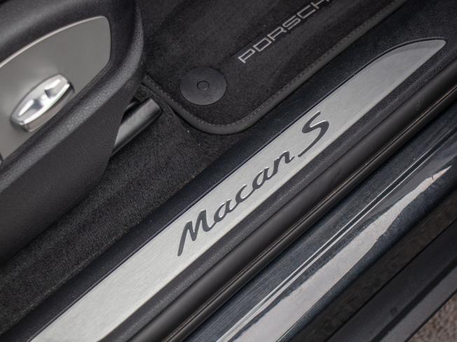 PORSCHE Macan Photo 19