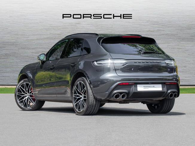 PORSCHE Macan Photo 2