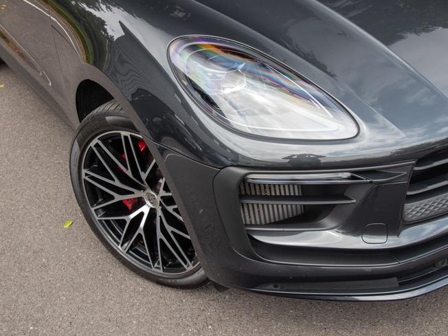 PORSCHE Macan Photo 38