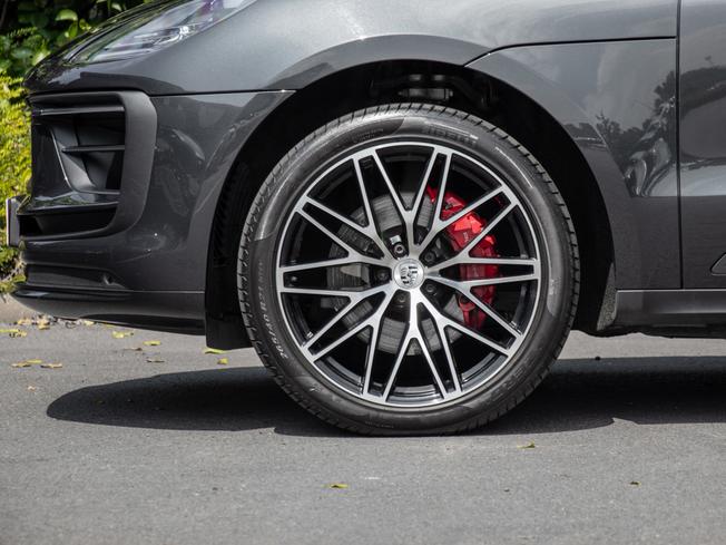 PORSCHE Macan Photo 4