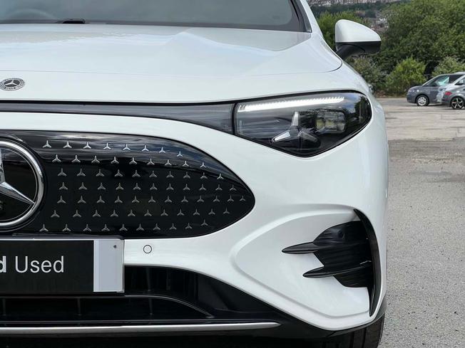 MERCEDES-BENZ CLA Class Photo 18