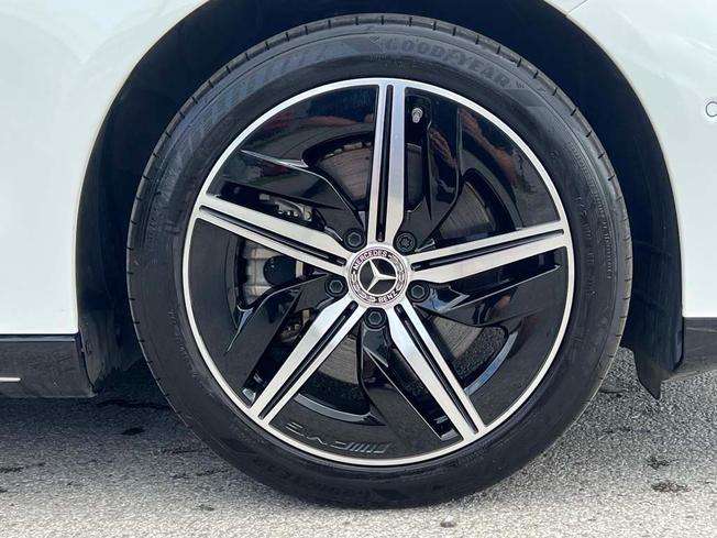 MERCEDES-BENZ CLA Class Photo 6