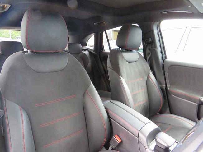 MERCEDES-BENZ GLA Photo 13