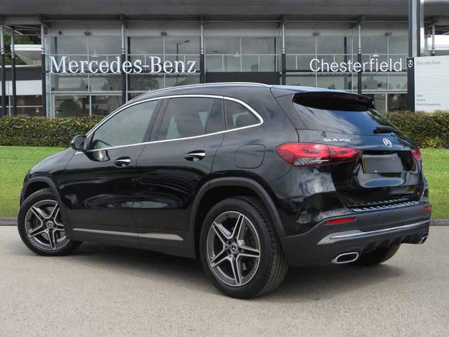 MERCEDES-BENZ GLA Photo 2