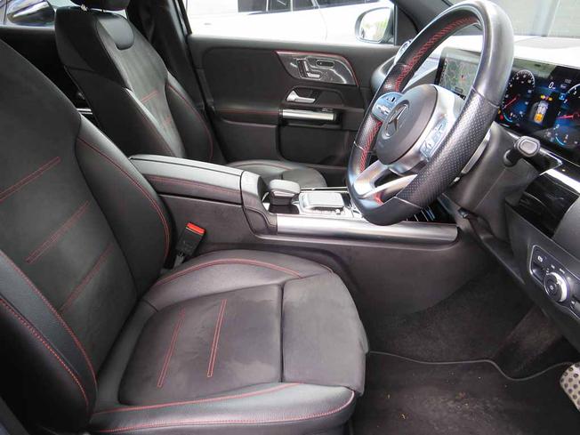 MERCEDES-BENZ GLA Photo 22
