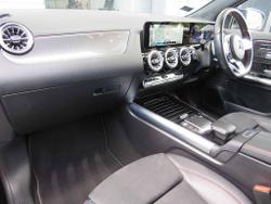 MERCEDES-BENZ GLA Photo 3