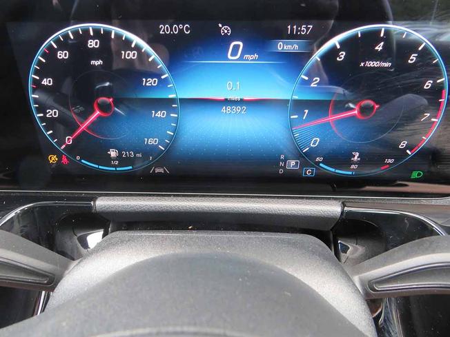 MERCEDES-BENZ GLA Photo 4