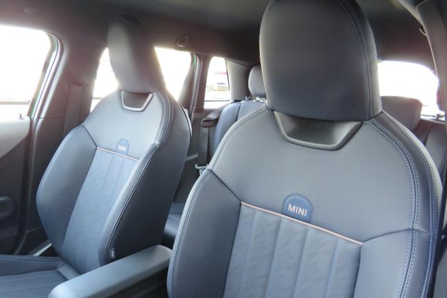 MINI Cooper Photo 9