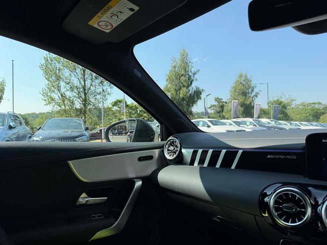 MERCEDES-BENZ A Class Photo 38