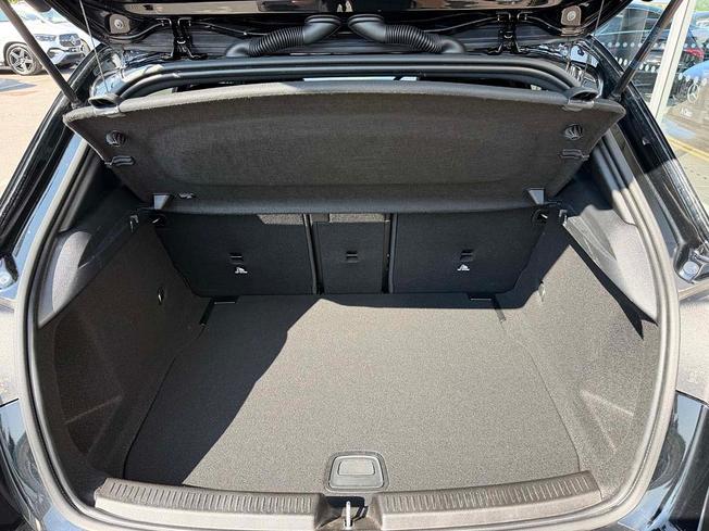 MERCEDES-BENZ A Class Photo 9