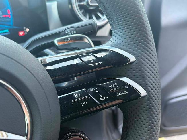 MERCEDES-BENZ A Class Photo 30