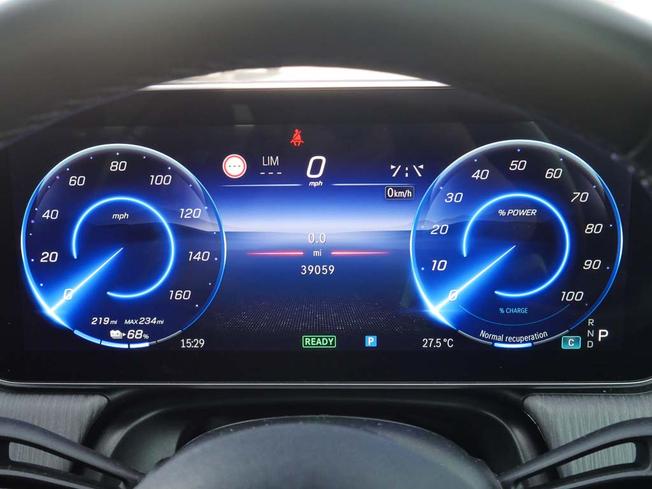 MERCEDES-BENZ Eqe Photo 4