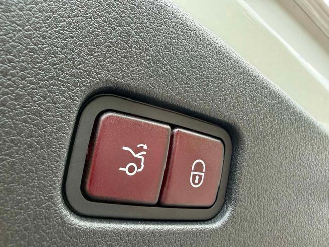 MERCEDES-BENZ CLE Photo 21