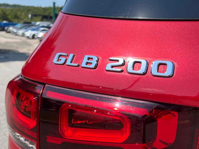 MERCEDES-BENZ GLB Photo 18