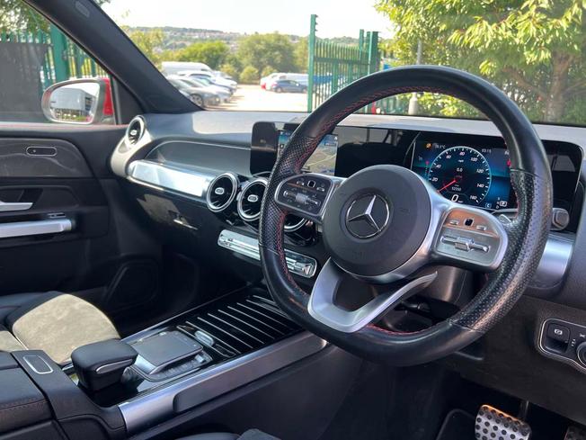 MERCEDES-BENZ GLB Photo 23