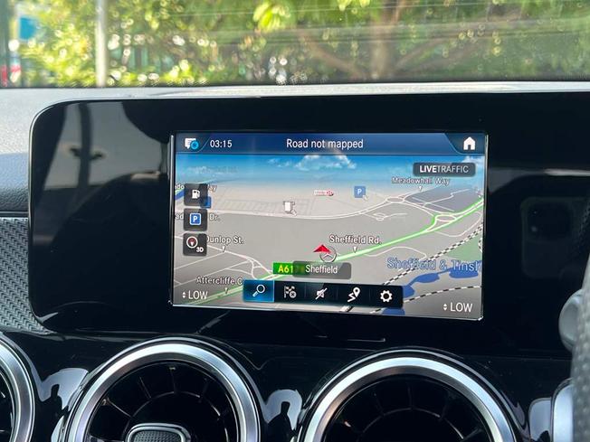 MERCEDES-BENZ GLB Photo 24