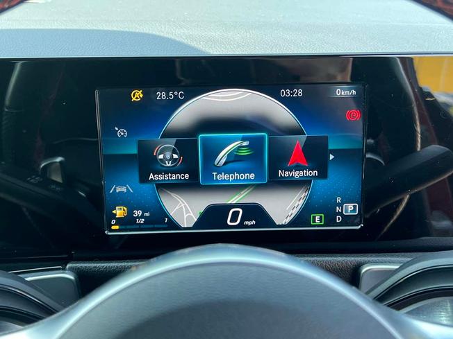 MERCEDES-BENZ GLB Photo 43