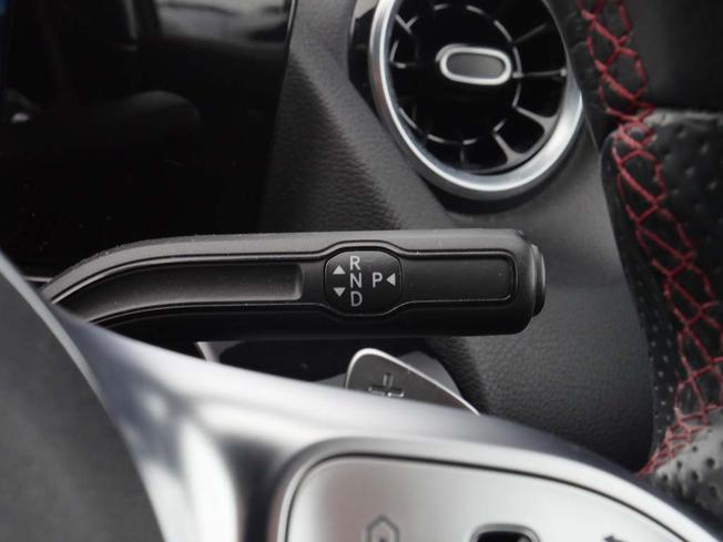 MERCEDES-BENZ GLA Photo 14