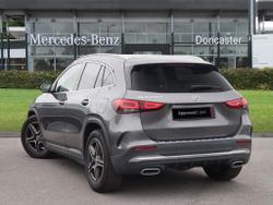 MERCEDES-BENZ GLA Photo 2