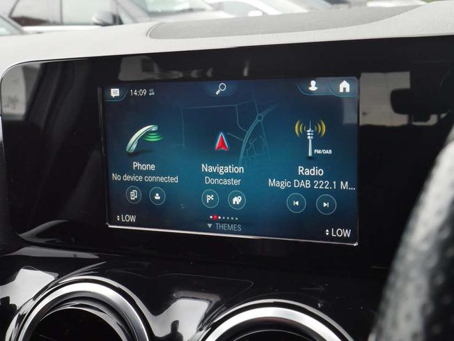 MERCEDES-BENZ GLA Photo 21