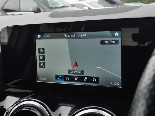 MERCEDES-BENZ GLA Photo 22