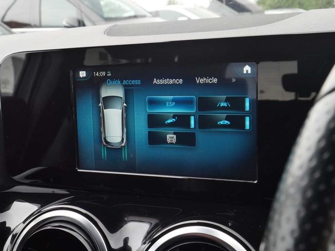 MERCEDES-BENZ GLA Photo 25