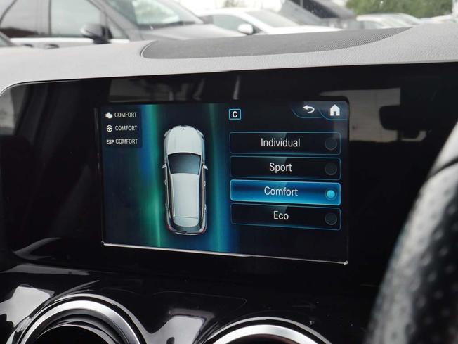 MERCEDES-BENZ GLA Photo 27