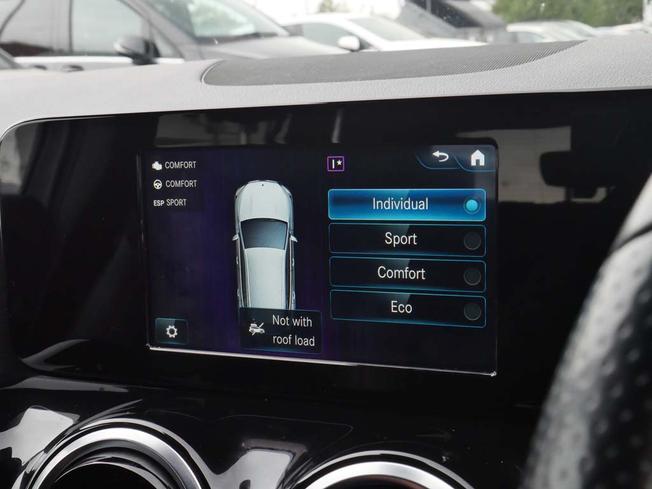 MERCEDES-BENZ GLA Photo 29