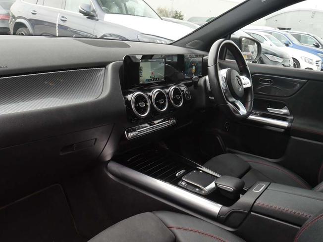 MERCEDES-BENZ GLA Photo 3