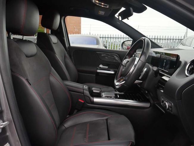 MERCEDES-BENZ GLA Photo 32