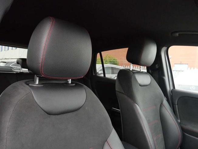 MERCEDES-BENZ GLA Photo 33