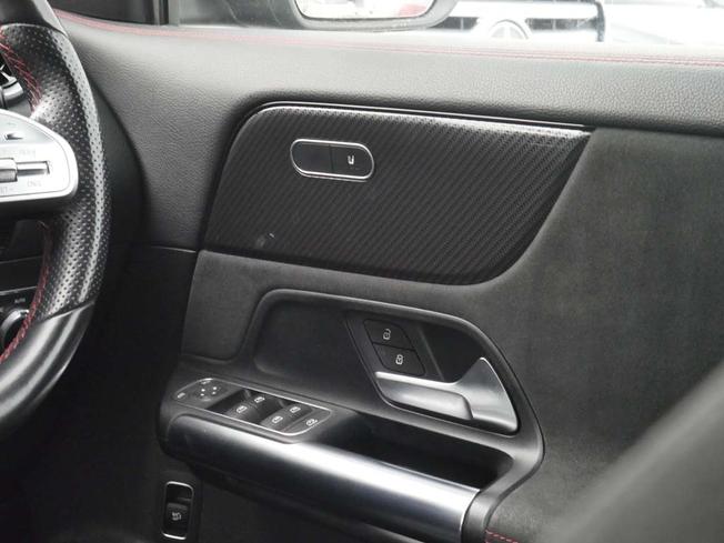 MERCEDES-BENZ GLA Photo 41