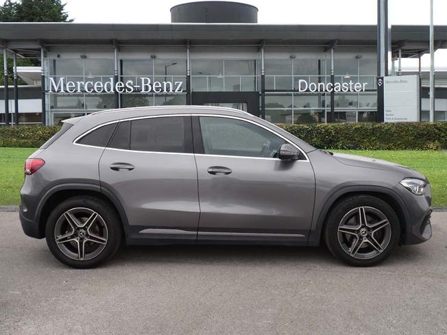 MERCEDES-BENZ GLA Photo 7