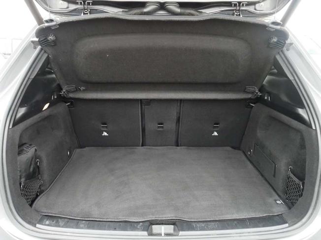 MERCEDES-BENZ GLA Photo 9