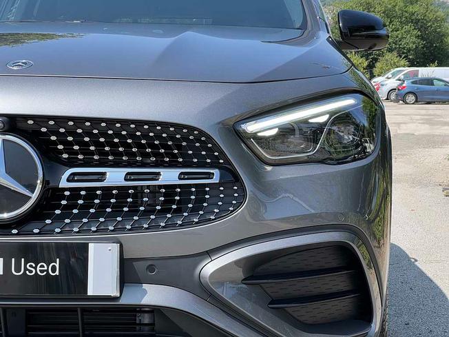 MERCEDES-BENZ Gla Photo 18