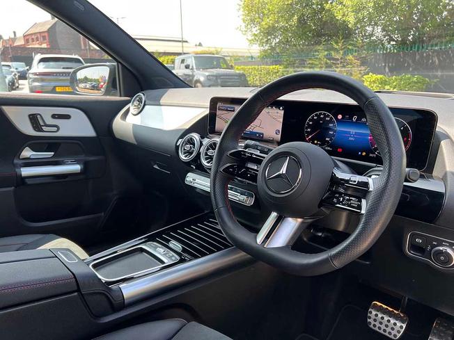 MERCEDES-BENZ Gla Photo 22