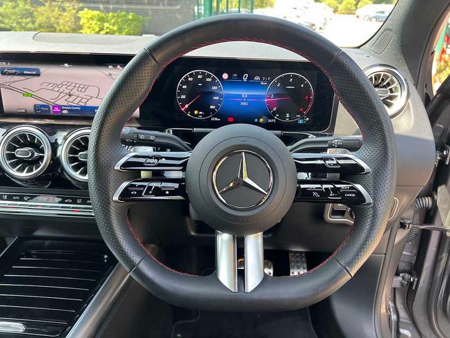 MERCEDES-BENZ Gla Photo 26