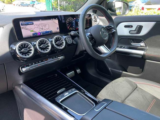 MERCEDES-BENZ Gla Photo 3