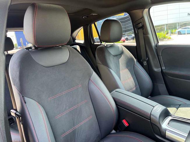 MERCEDES-BENZ Gla Photo 44