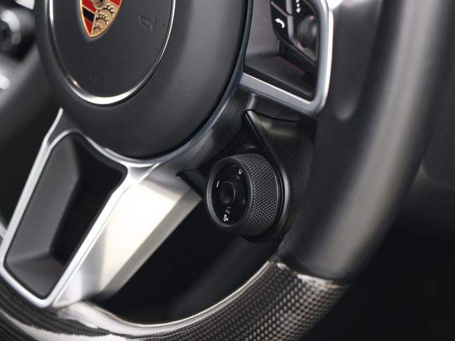 PORSCHE 718 Cayman Photo 32