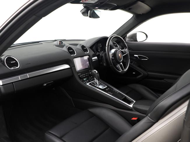 PORSCHE 718 Cayman Photo 39