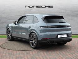 PORSCHE Cayenne Photo 2