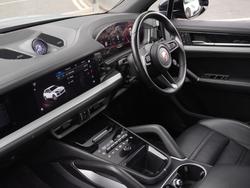 PORSCHE Cayenne Photo 3