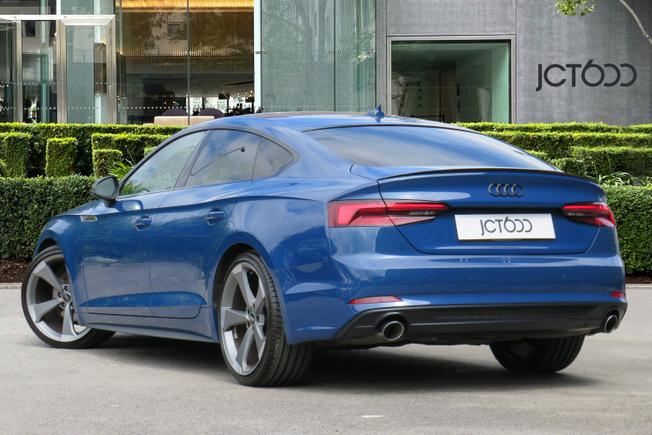 Audi A5 Photo 2